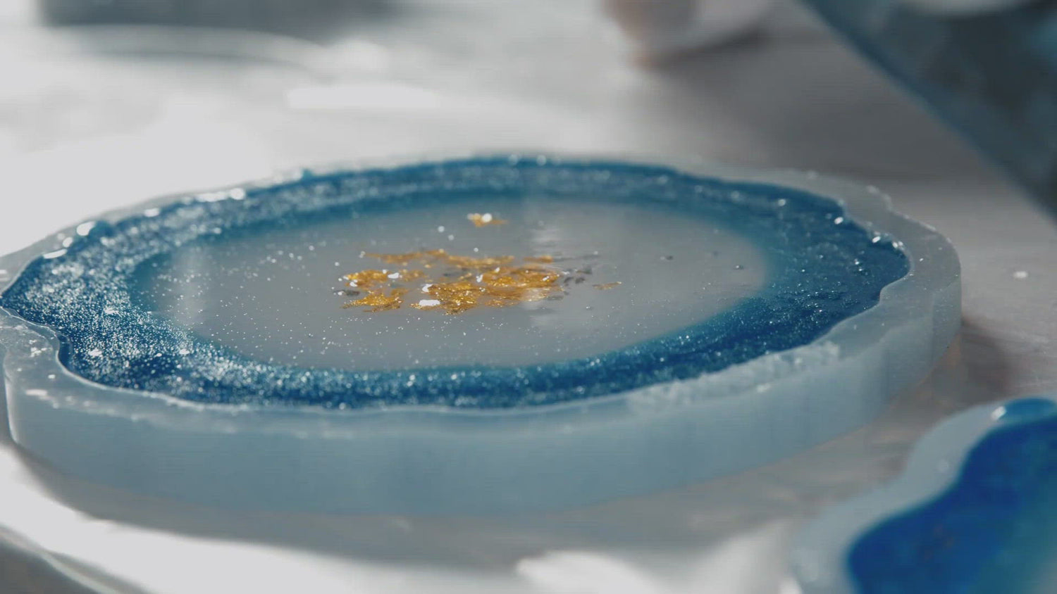 1 Gallon Crystal Clear Epoxy Resin Kit, High Gloss & Bubbles Free Resi –  Loomini